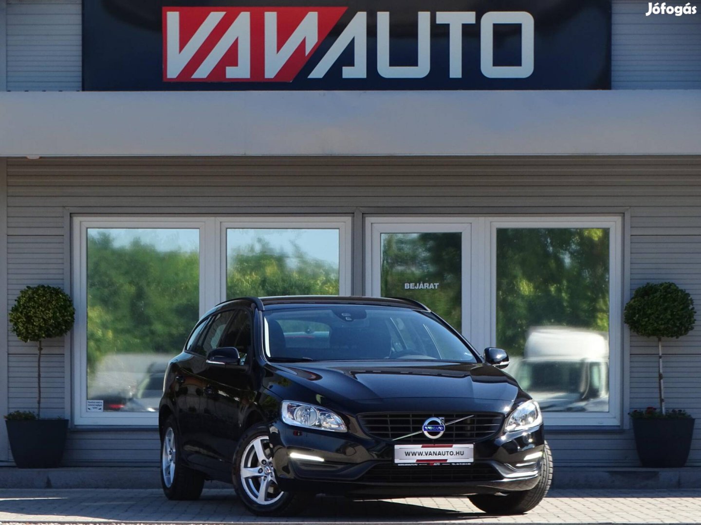 Volvo V60 2.0 D [D2] Momentum 1.Tulaj-143eKM-NA...